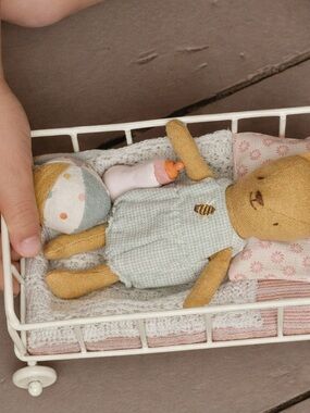 NWT Maileg Cot Bed Micro - Rose W/ Cream Knit Blanket